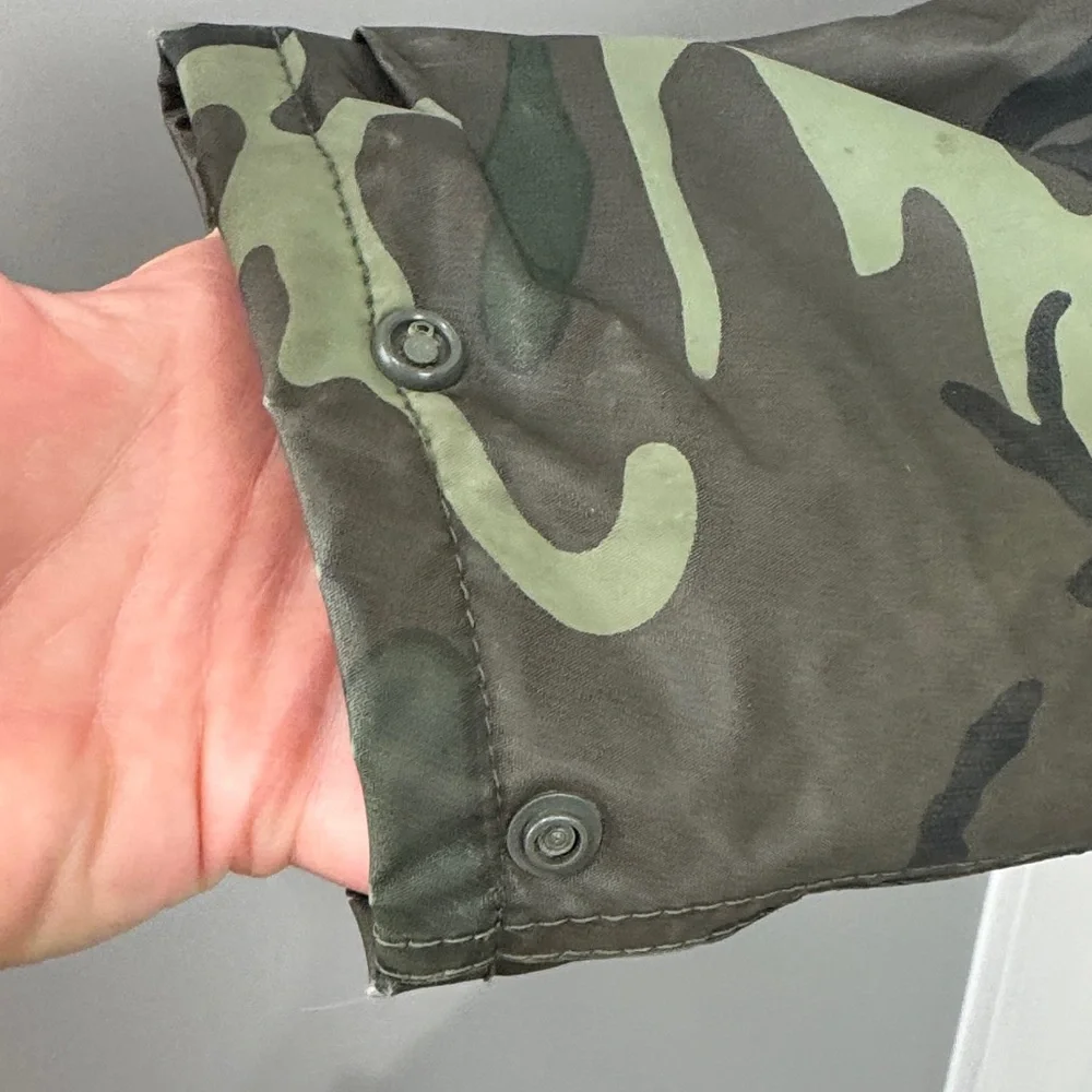 Seaway Men's Quilted Camouflage Jacket. Size XL